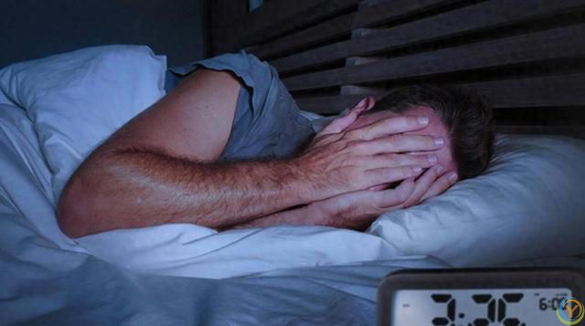 睡觉时总在凌晨3、4点醒来，医生：一般提示4大疾病，别忽视